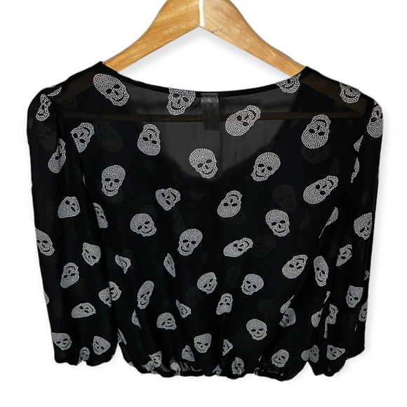 No Boundaries Juniors Black Sheer Blouse With White Skull Print Size M (7-9) - Picture 9 of 13